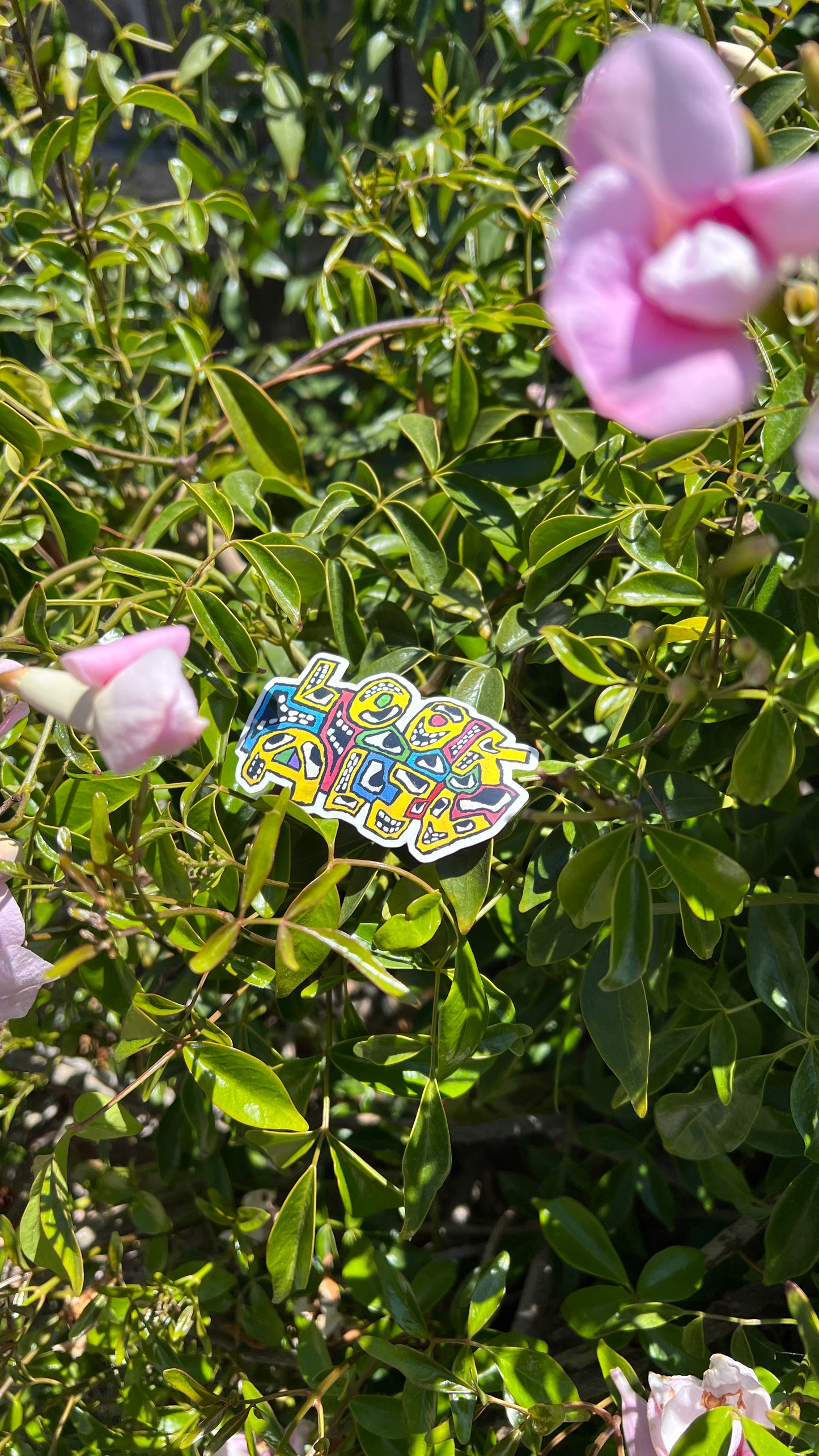 LOOK ALIV STICKER